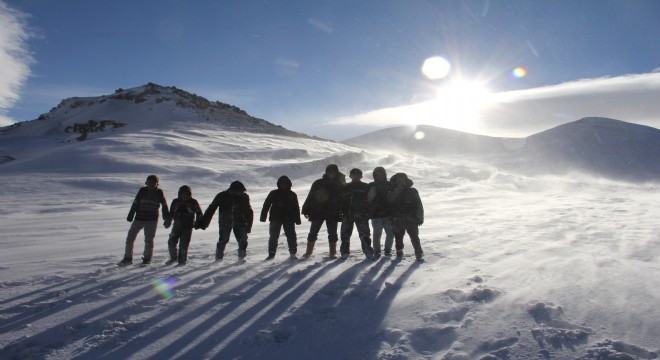 Erzurum'da öğrencilere kar tatili