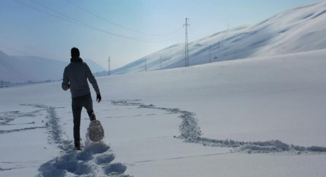 Göçmenlerin trajedesini 'Beyaz Gölgeler'le anlattı