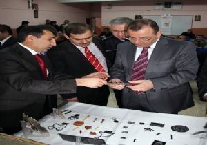 'Düşledim, Oltu taşına işledim'