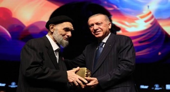 Hattat Çelebi'ye saygı ödülü