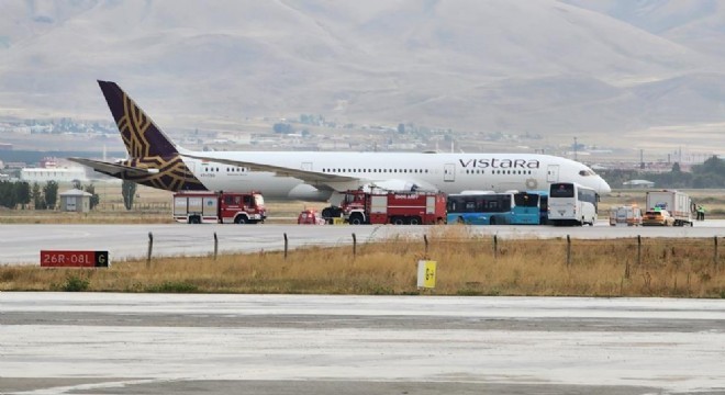Hindistan uçağı Erzurum Havalimanı'na acil iniş yaptı