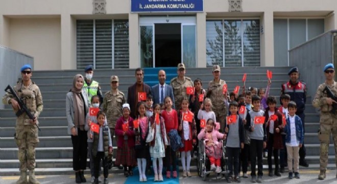 Jandarma Komutanlığı'nda 23 Nisan kutlaması