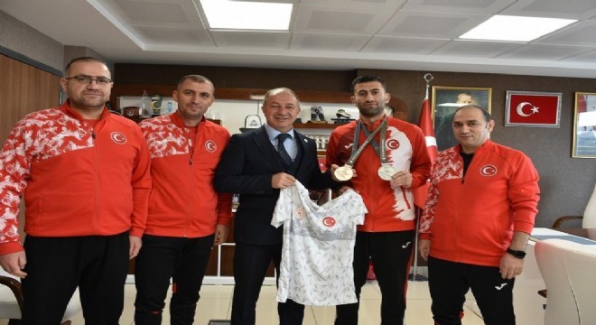 Kardeşler karatede Erzurum'un gururu oldu