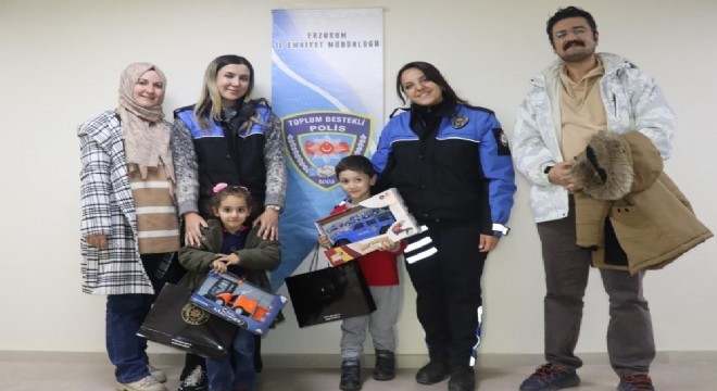 Kaybolan oyuncağı için polisten yardım istedi