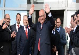 Bir aday adayı da Adliye'den