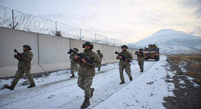 Mehmetçik yeni yıla vatan nöbetinde girdi