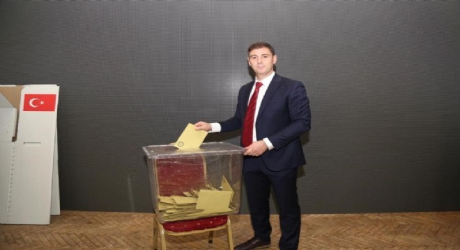 Oltu AK Parti'de Yavuz güven tazeledi