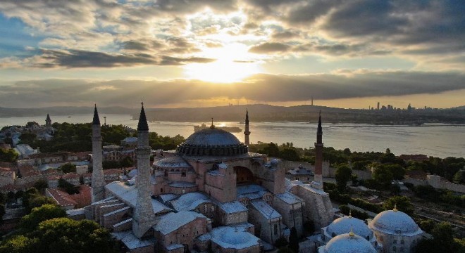 Tarihi kararın ardından Ayasofya'da gün doğumu