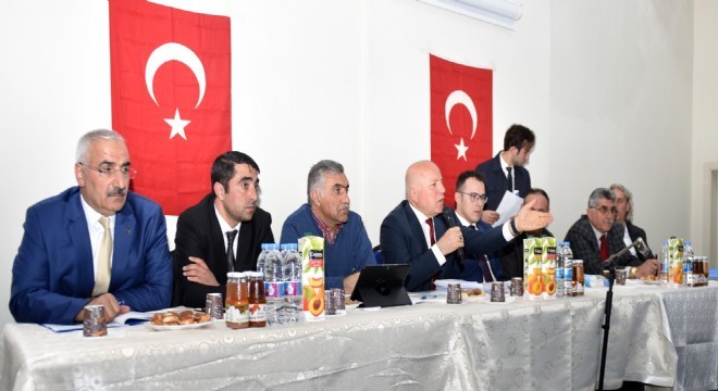 Tekman ve Karayazı'da referandum gündemi