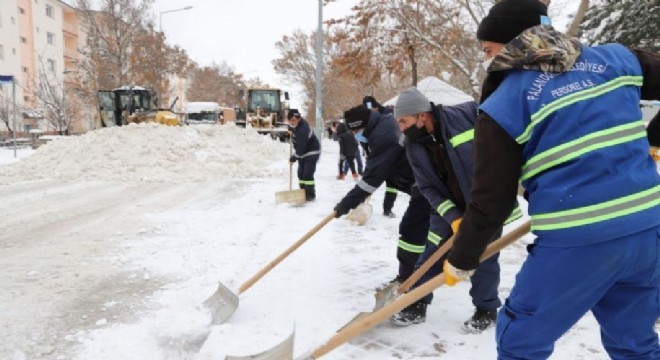 Turizm İlçesi Palandöken'de Karlı Gündem