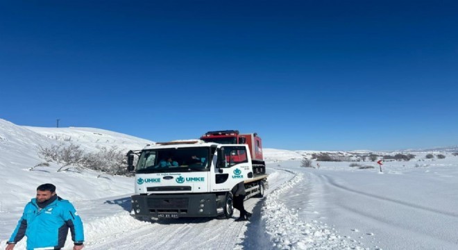 UMKE ekipleri zorlu kış şartlarında hastaya umut oldu