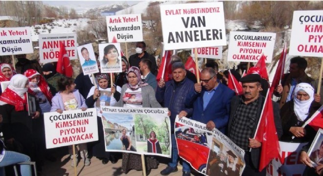 Vanlı annelerin evlat nöbeti 1. yılını doldurdu