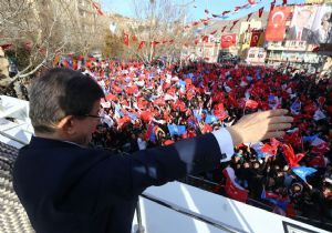‘Bilin ki şehitler ölmez'