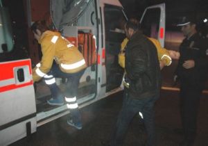 Yemek yüzünden annesini bıçakladı