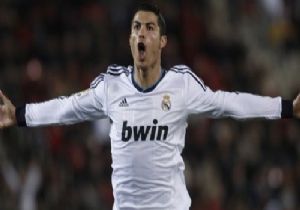 Real Madridli Ronaldo'ya Oltu Taşı Tespih