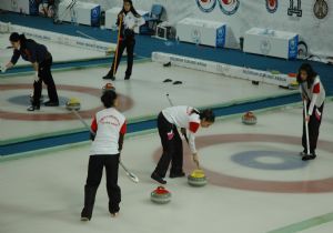 Curlingte Lig heyecanı başladı