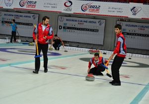 Curling'te heyecan kasırgası