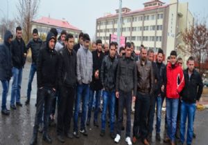 3 aydır maaş alamayan elektrik işçileri eylem yaptı
