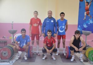 Cumartesi Kent Meydanı'nda halter şöleni var
