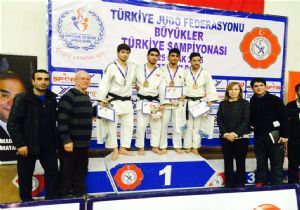 Dönmez judoda Erzurum'un gururu oldu