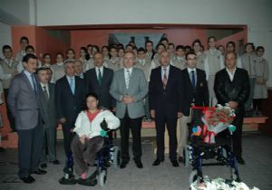 Kültür Kurumu öğrencilerinden engellilere destek