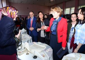 Kız Meslek Lisesi'nde yılsonu sergisi