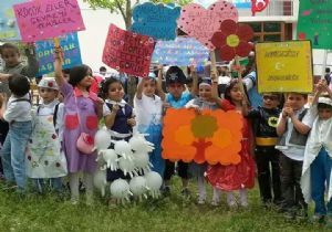 Minik öğrencilerden çevrecilik dersi