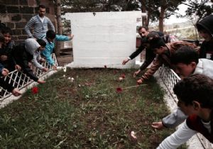 Yakutiyeli Ülkücüler Nenehatun'u andı