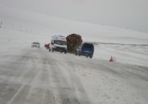 Posof yolunda kaza: 2 yaralı