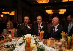 12 Mart için görkemli resepsiyon