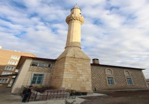 ‘Şehitlerin aziz hatıraları yaşatılacak'