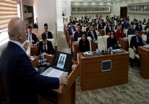 Sekmen gençlere seslendi