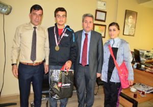 Şampiyon Bilici'ye övgü yağmuru
