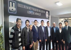 Tarıkdaroğlu'ndan Gençlik Buluşması