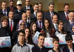 Erzurum'da tablet bilgisayar dağıtımı