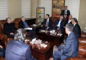 “Türkiye başkanlık sistemini tartışmak durumunda”