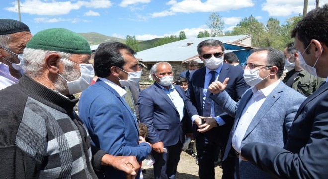 Çataklı Çat'ta depremden etkilenen köyleri ziyaret etti