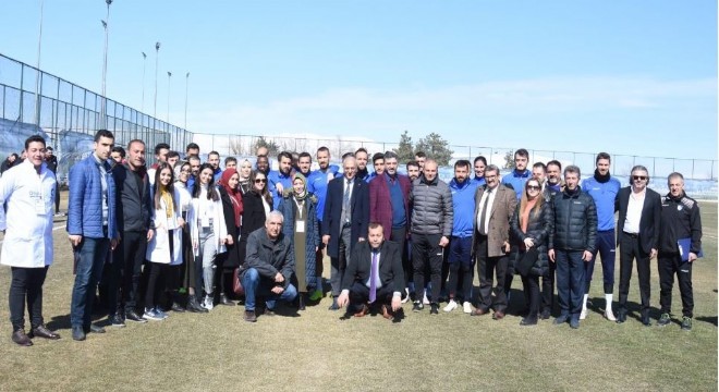 Üniversitelilerden Erzurumspor'a moral destek