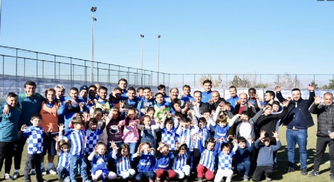 İlköğretim öğrencilerinden Erzurumspor'a moral destek