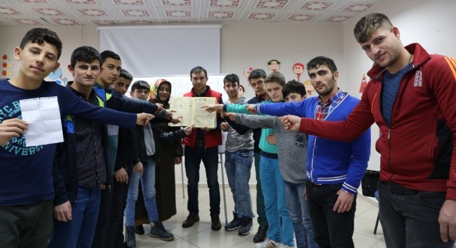 İşaret dili ile Kur'an-ı öğrettiler