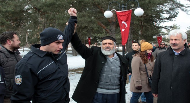 Şehit babası FETÖCÜ'lere idam istedi