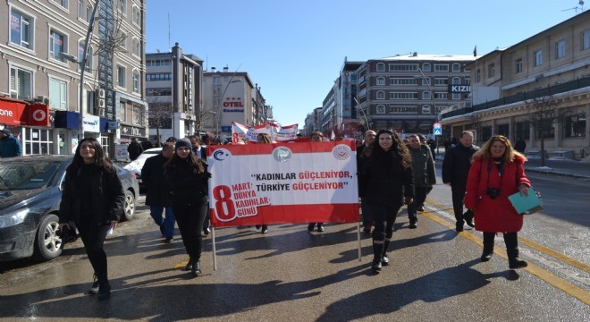 ‘Kadınlar güçleniyor, Türkiye güçleniyor'
